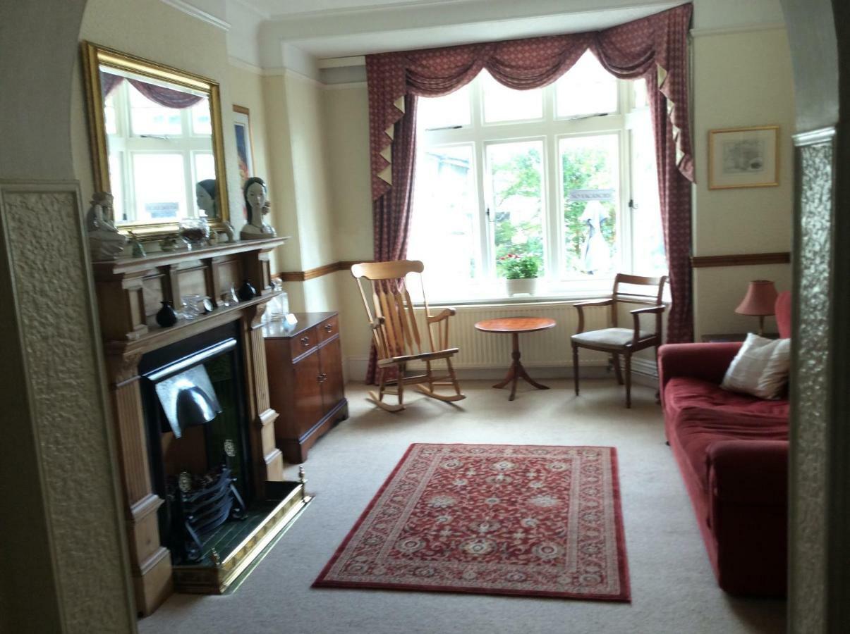 The Old Post House Bed & Breakfast มอร์ตันแฮมสเตด ภายนอก รูปภาพ